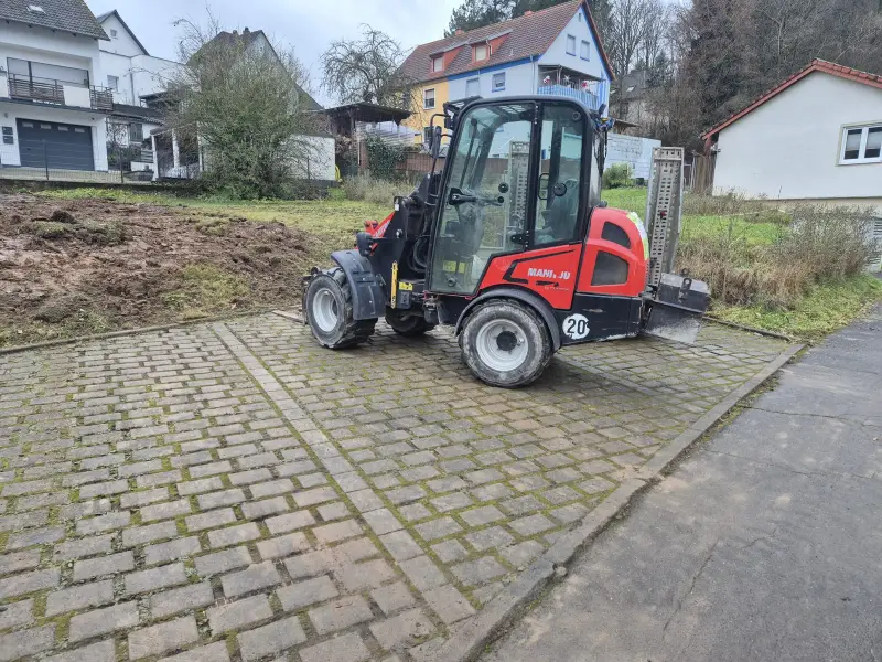 Maschine von Ecker Galabau im Einsatz, Bild 8