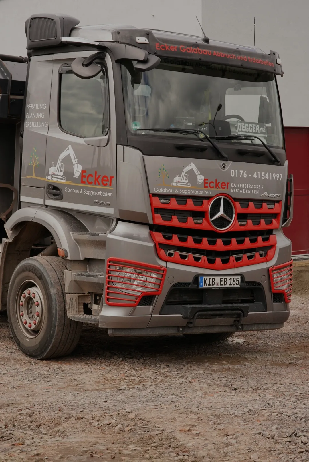 Mercedes-Benz Arocs im Fuhrpark von Ecker Galabau